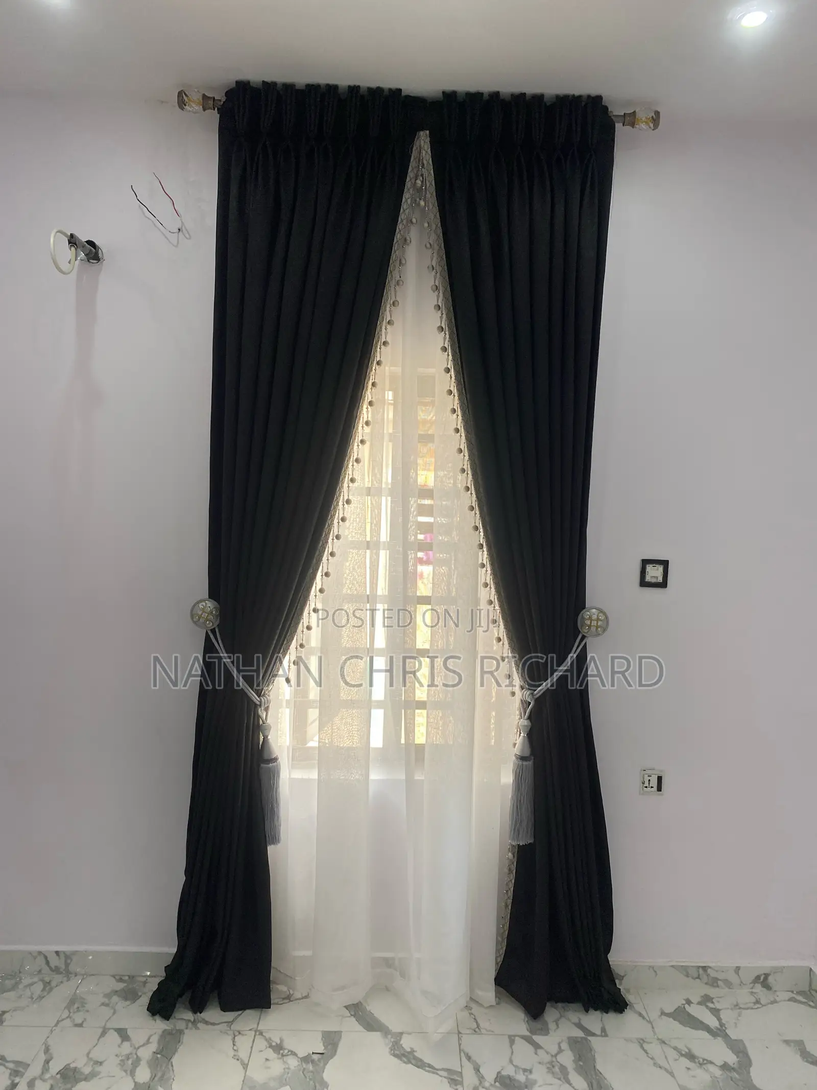 High Quality Royal Luxury Pleated