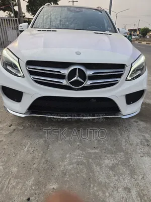 Photo - Mercedes-Benz GLE-Class 2017 White