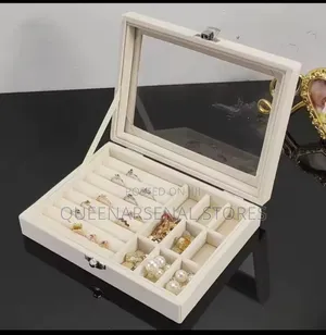 Photo - Queens Jewelry Storage Box