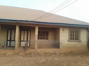 Furnished 2bdrm Block of Flats in Ita Elepa, Ilorin South for sale