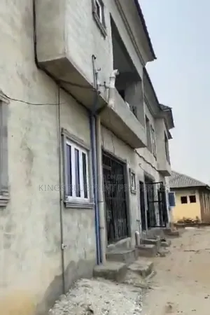 Photo - 3bdrm Block of Flats in Tonimas, Warri for sale