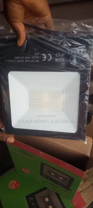 KMPBT 100w Ip65 LED Floodlight