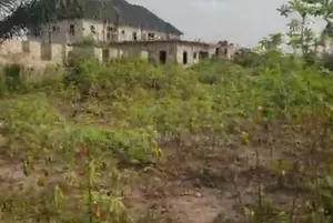 100 by 100 for Sale at Ugolo New Layout Warri Delta State