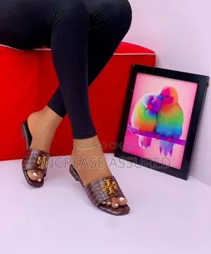 High Quality Flat Slippers for Ladies