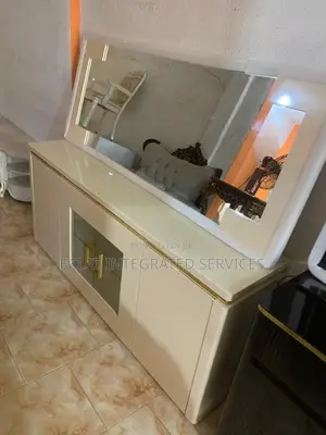 Table Console With Mirror