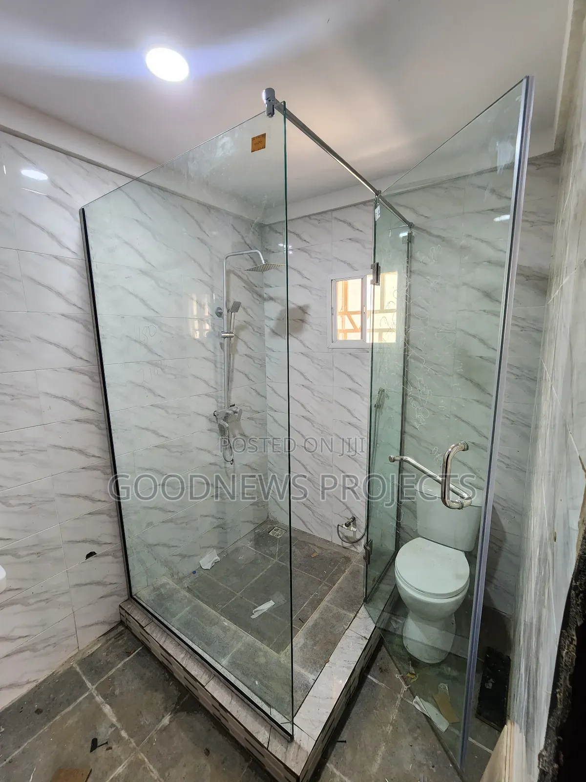 Silver Frameless Glass Cubicle