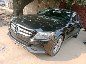 Mercedes-Benz C300 Luxury Sedan RWD (2.0L 4cyl 7A) 2016 Black