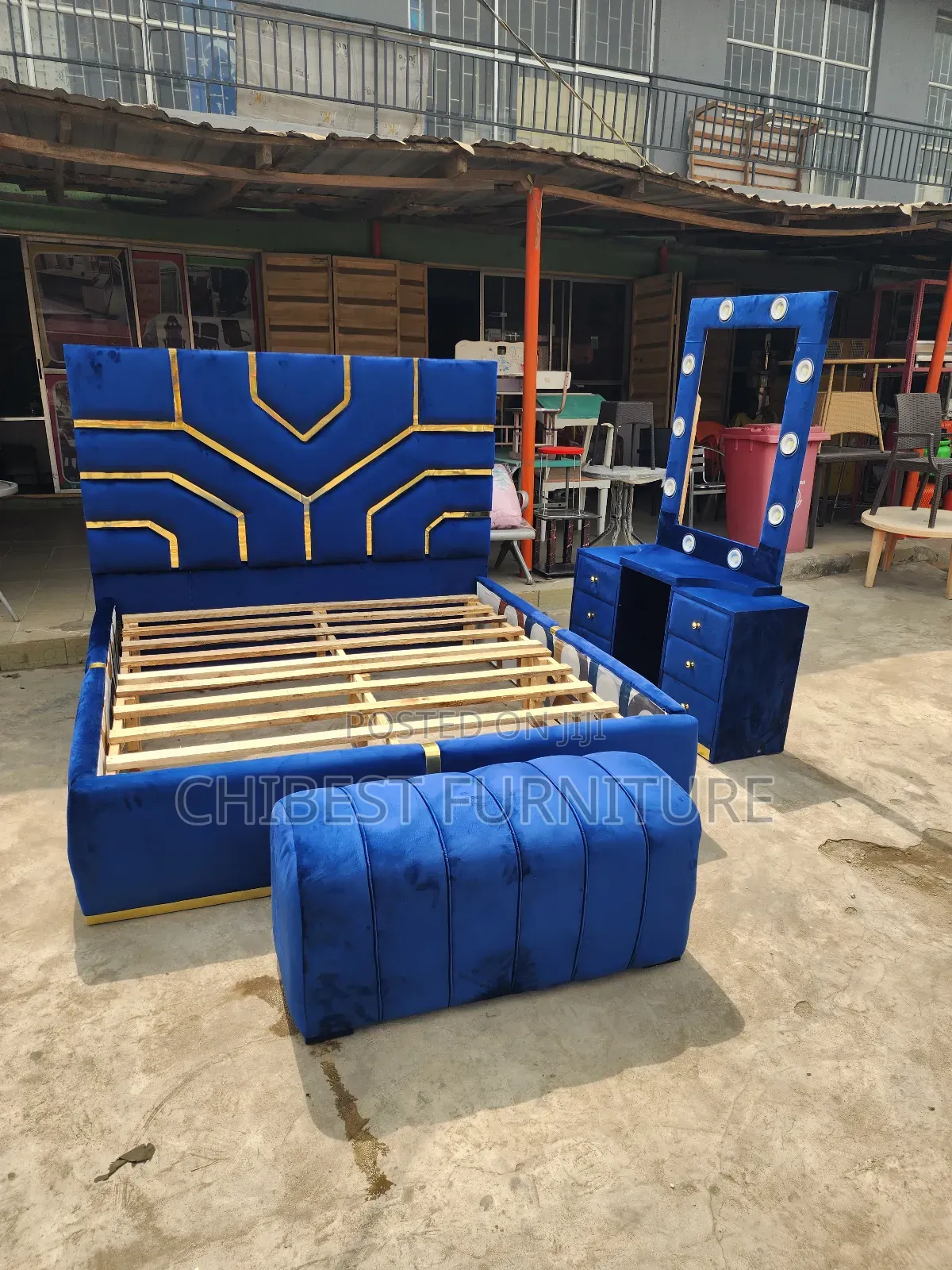 High Quality Luxury 6by6 Bed Stand.