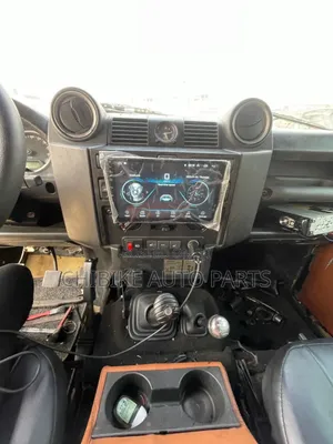 Land Rover Defender/Reverse Camera