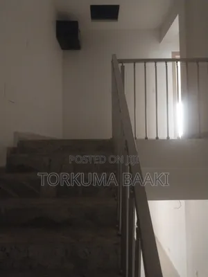 4bdrm Townhouse / Terrace in Billard Estate, Life Camp for rent