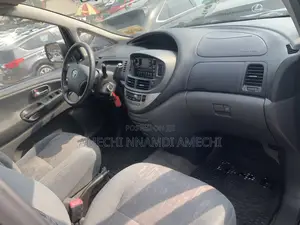 Toyota Previa Automatic 2005 Gray