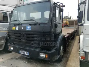 Mercedes-Rescue Truck 1820