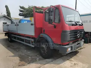 Mercedes-Benz 2008 Red