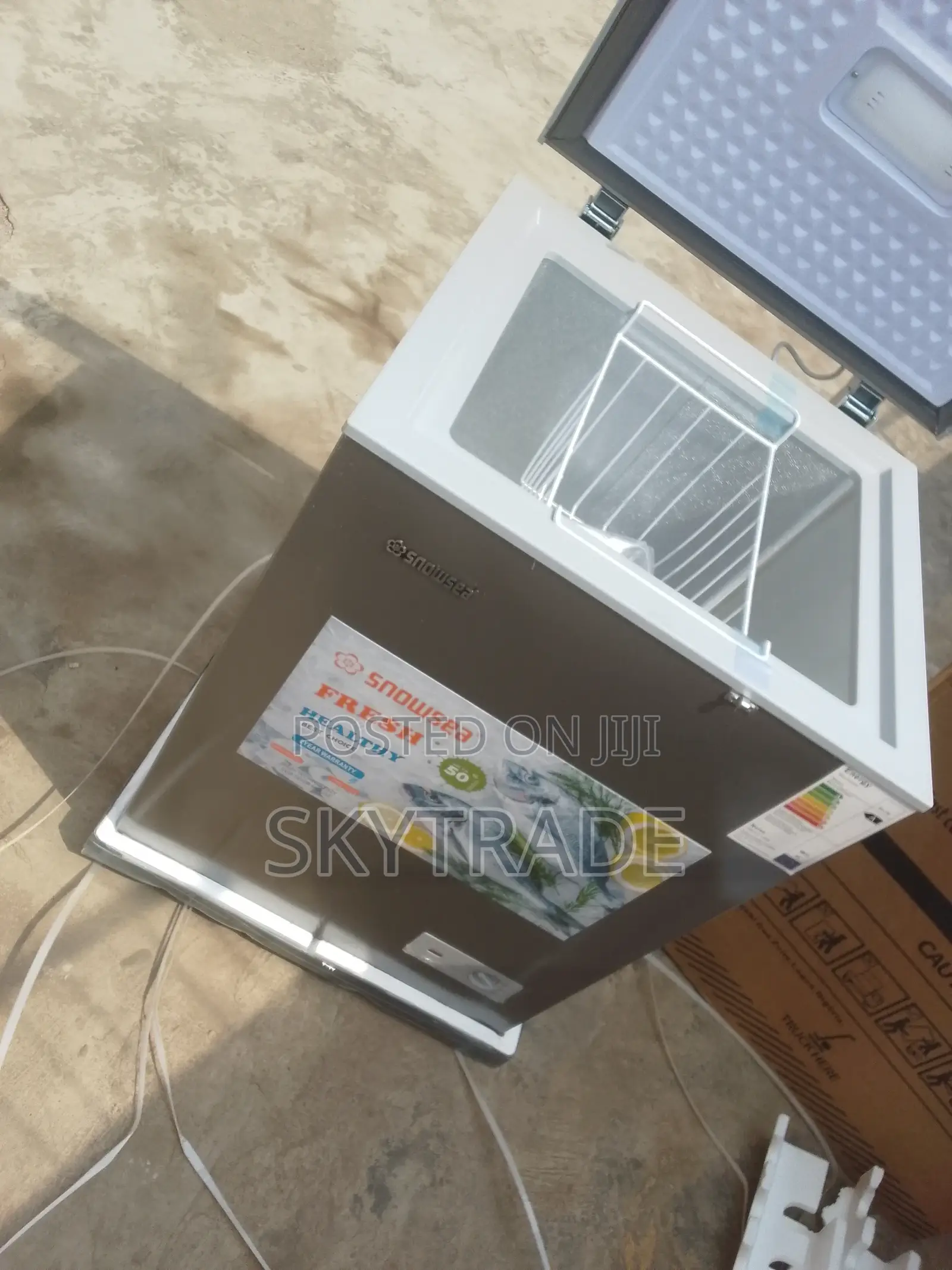 Improved Chest Freezer Snowsea + LED Lamp