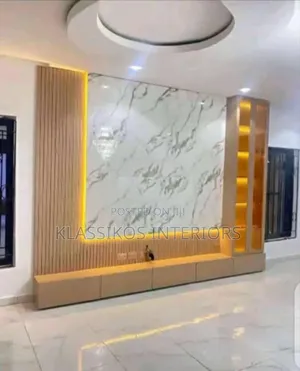 Impeccable Tv Console With Steeze and Warranty