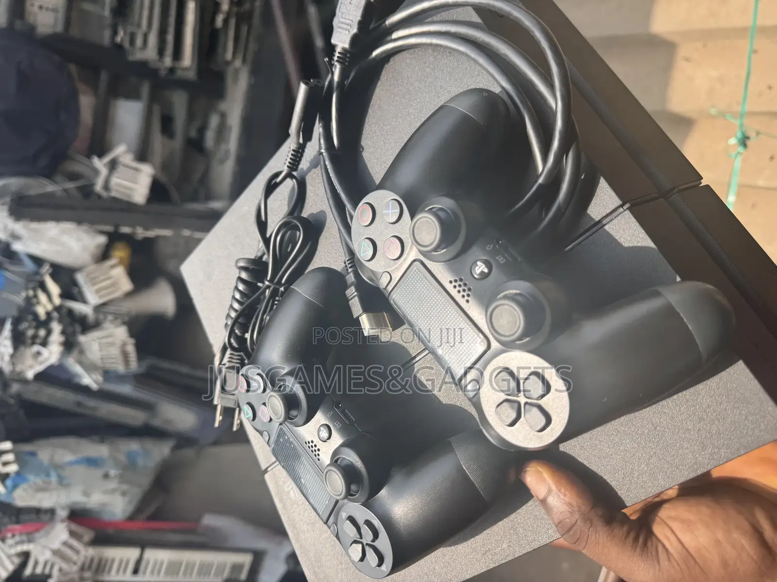 Black Console Playstations 4