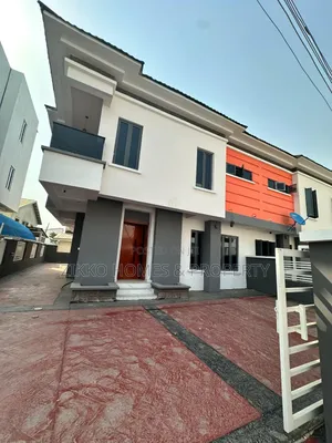 4bdrm Duplex in Orchid Road, Chevron for sale