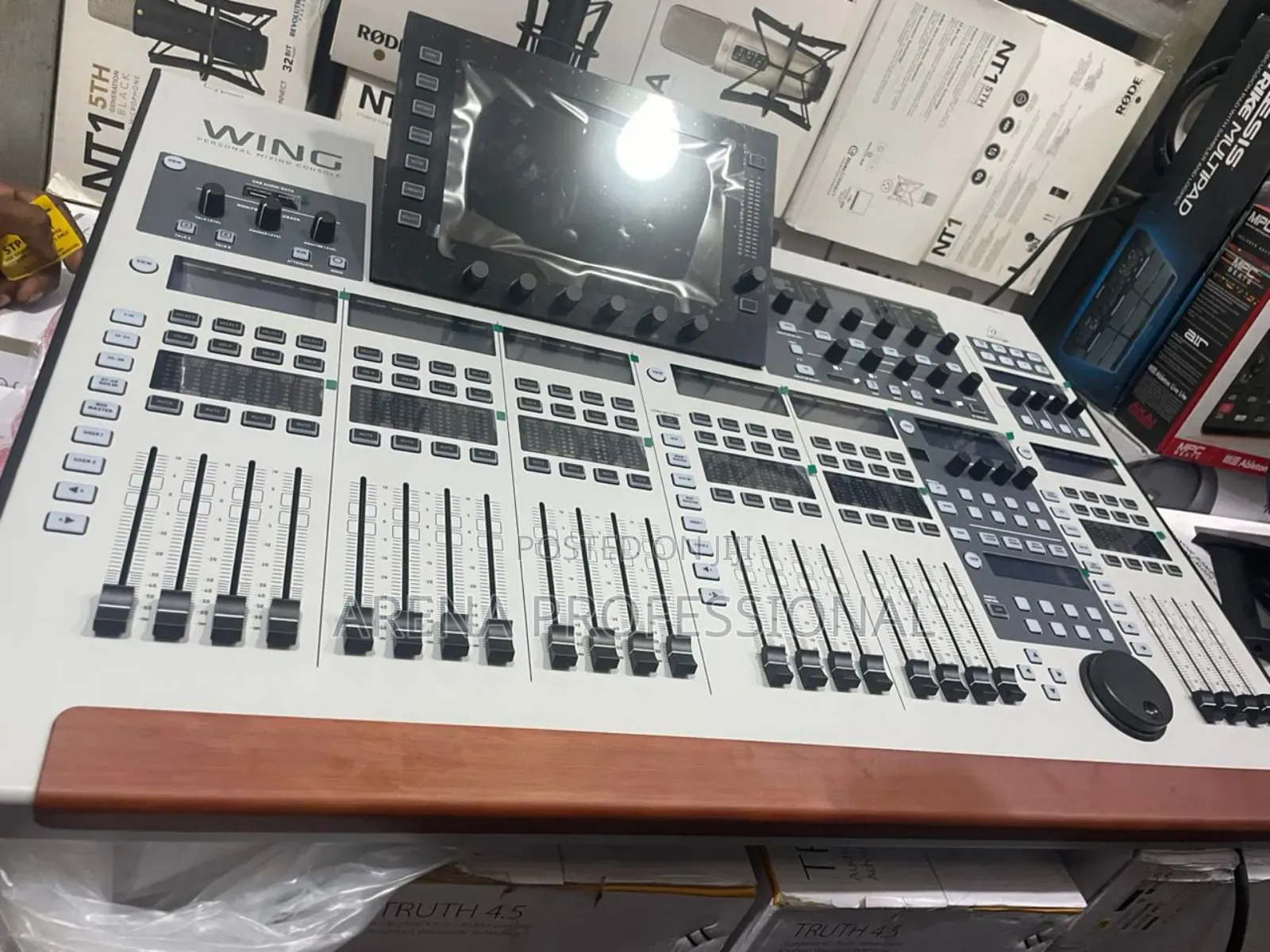 Behringer Wing Digital Mixer