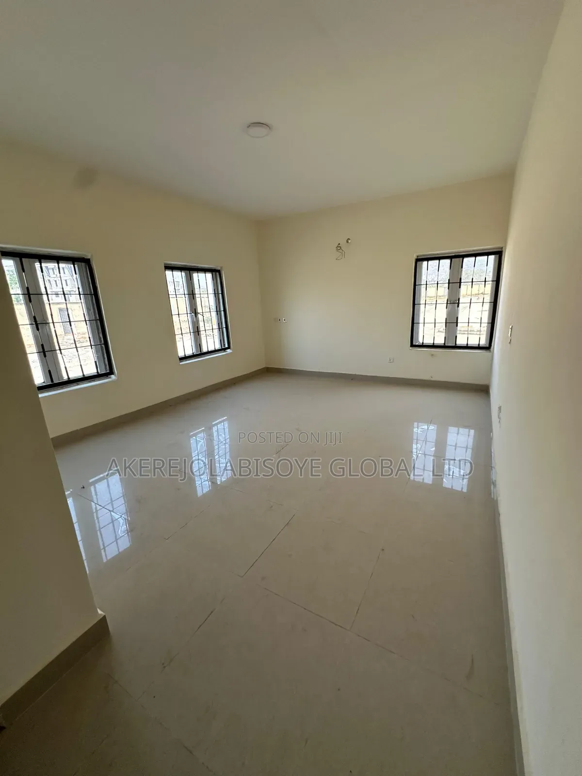 3bdrm Block of Flats in Jahi for rent