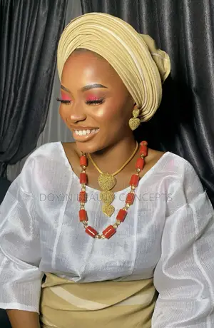 Pro Makeup Artist