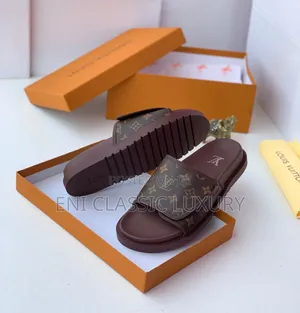Louis Vuitton High Quality Slippers Available In Store 🏬