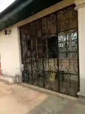 5bdrm Bungalow in Rumuaghulu , Port for sale