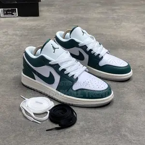 Jordan 1 Low SE