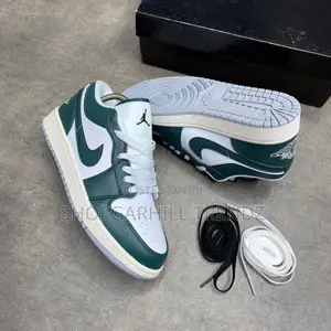 Jordan 1 Low SE