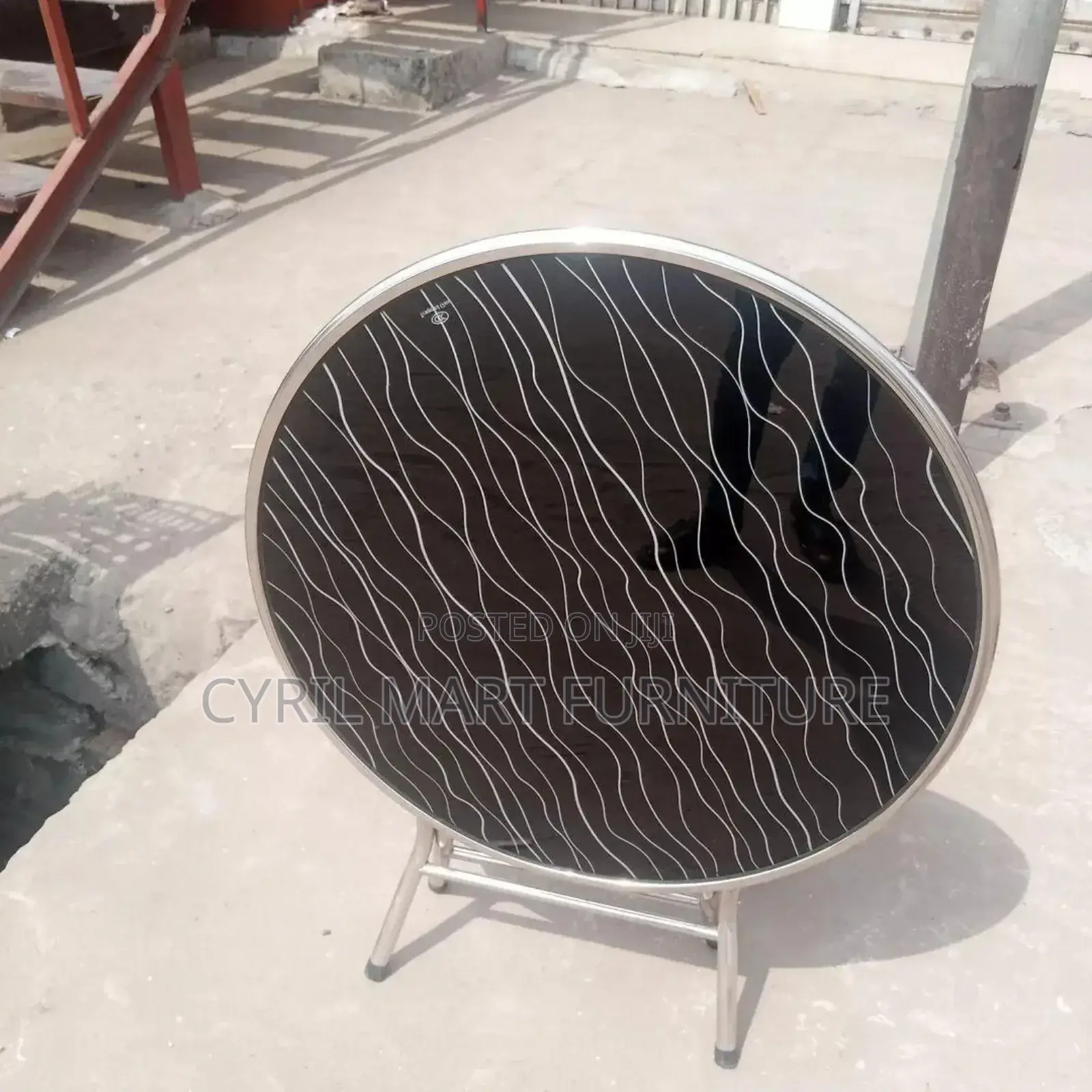 Stenless Round Table With Glass Top