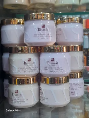 Photo - Bisimd Snow Whitening Body Creams