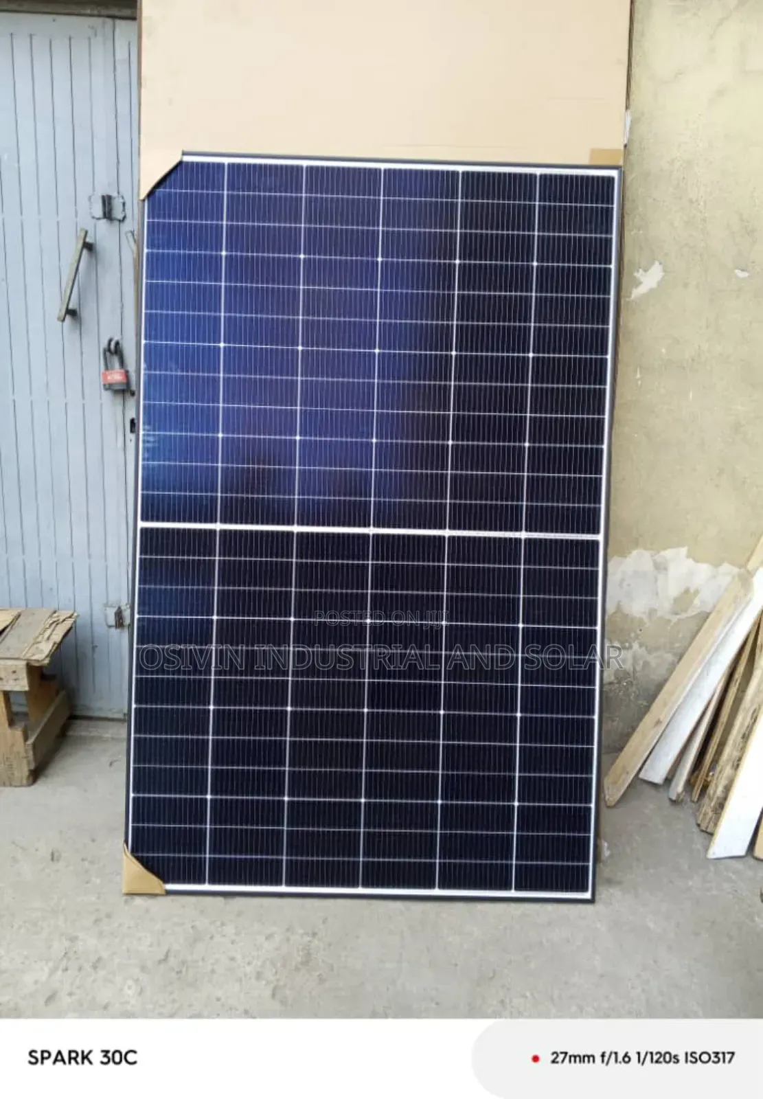Half Cut Triana 550w Solar Panel