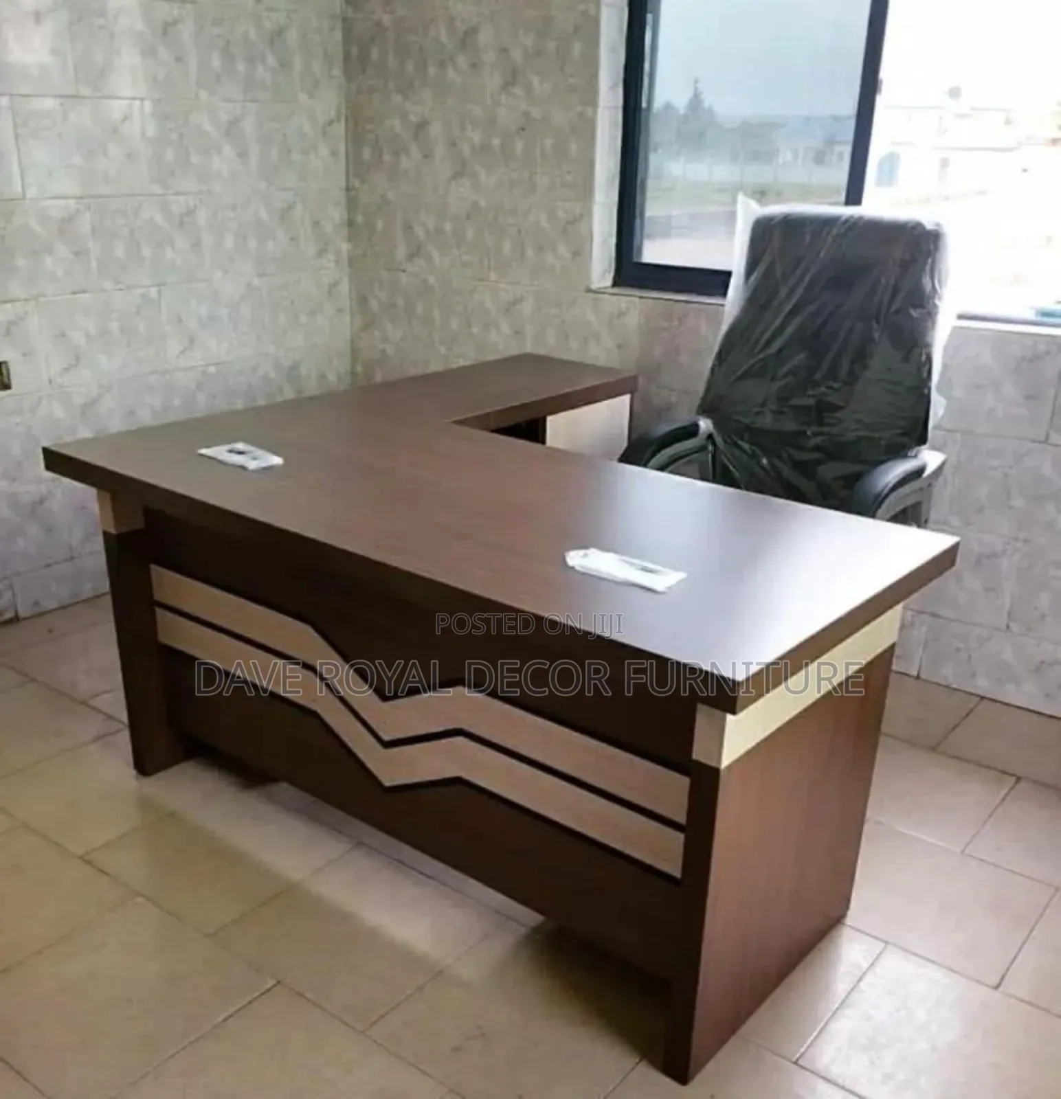 Quality Office Table With Extension