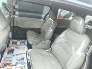 Toyota Sienna 2016 Black