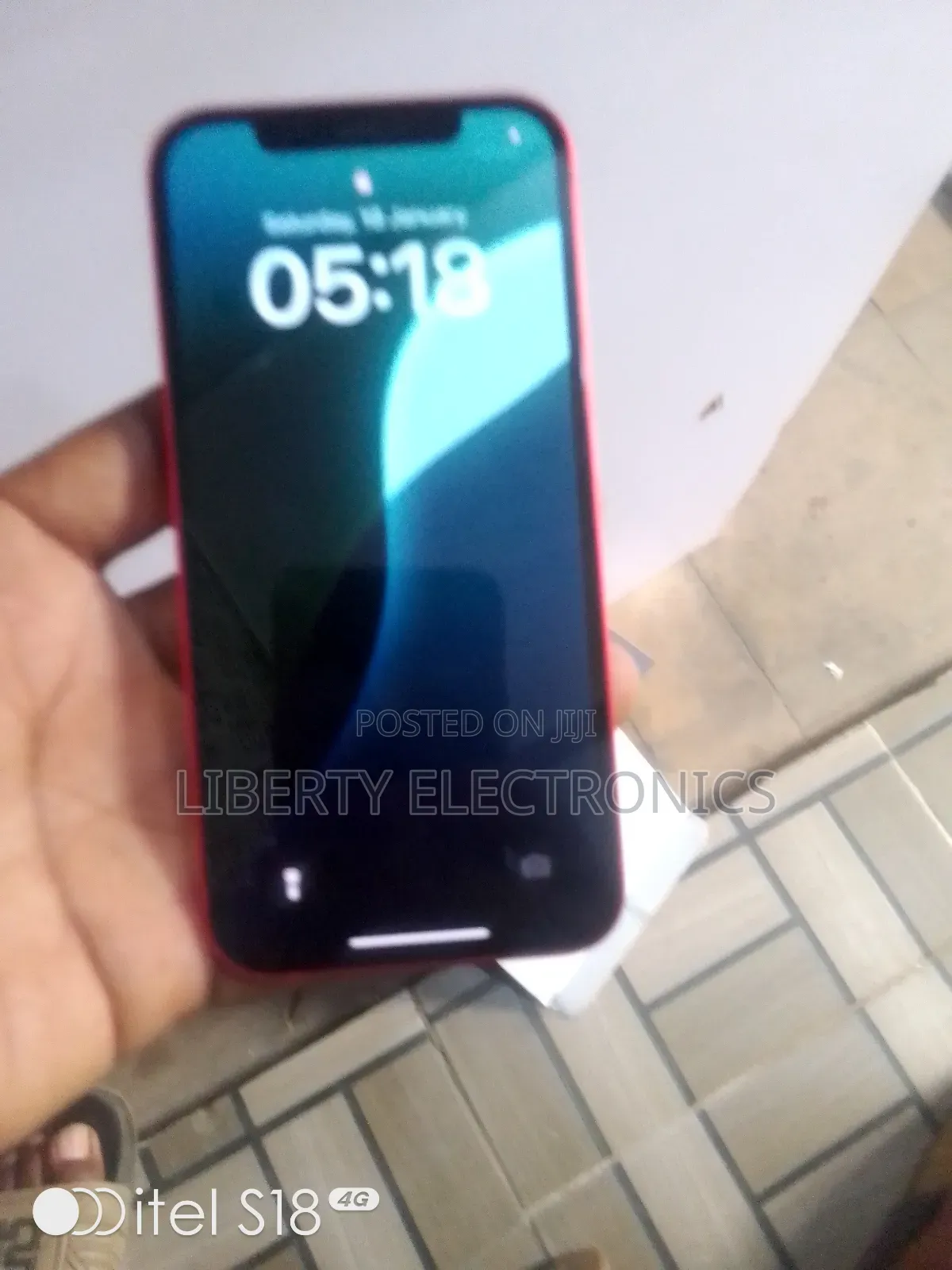 Apple iPhone 12 64 GB Red