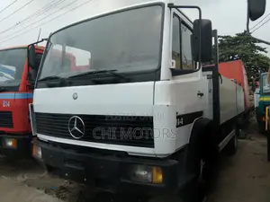 Mercedes-Benz 2006 White