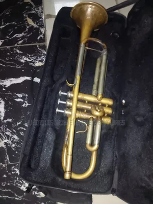 Photo - Gold Fairly Used Trumpet