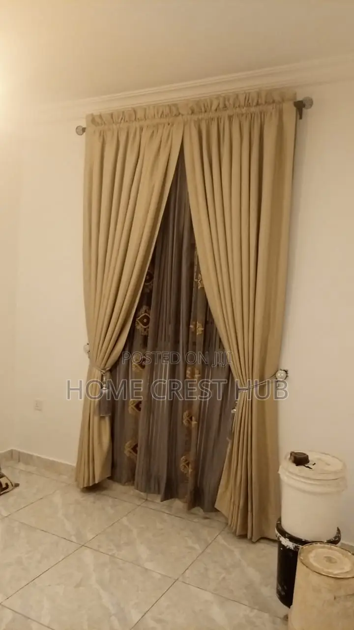 Quality Curtain, Drape and Day Blind Installation