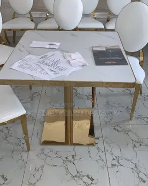 Acylic Table Best for Resturant and Bars