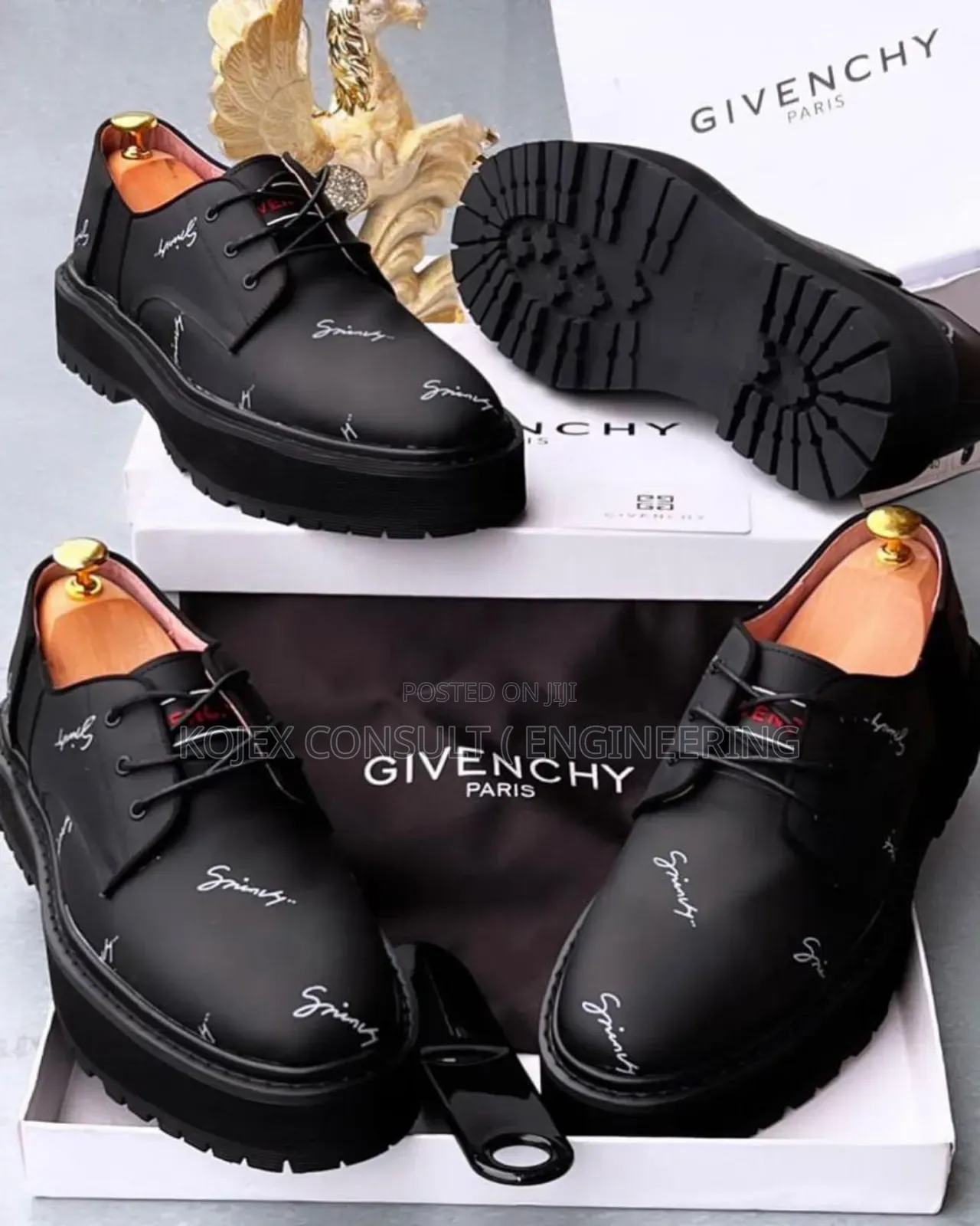 Givenchy Luxurious Lafers