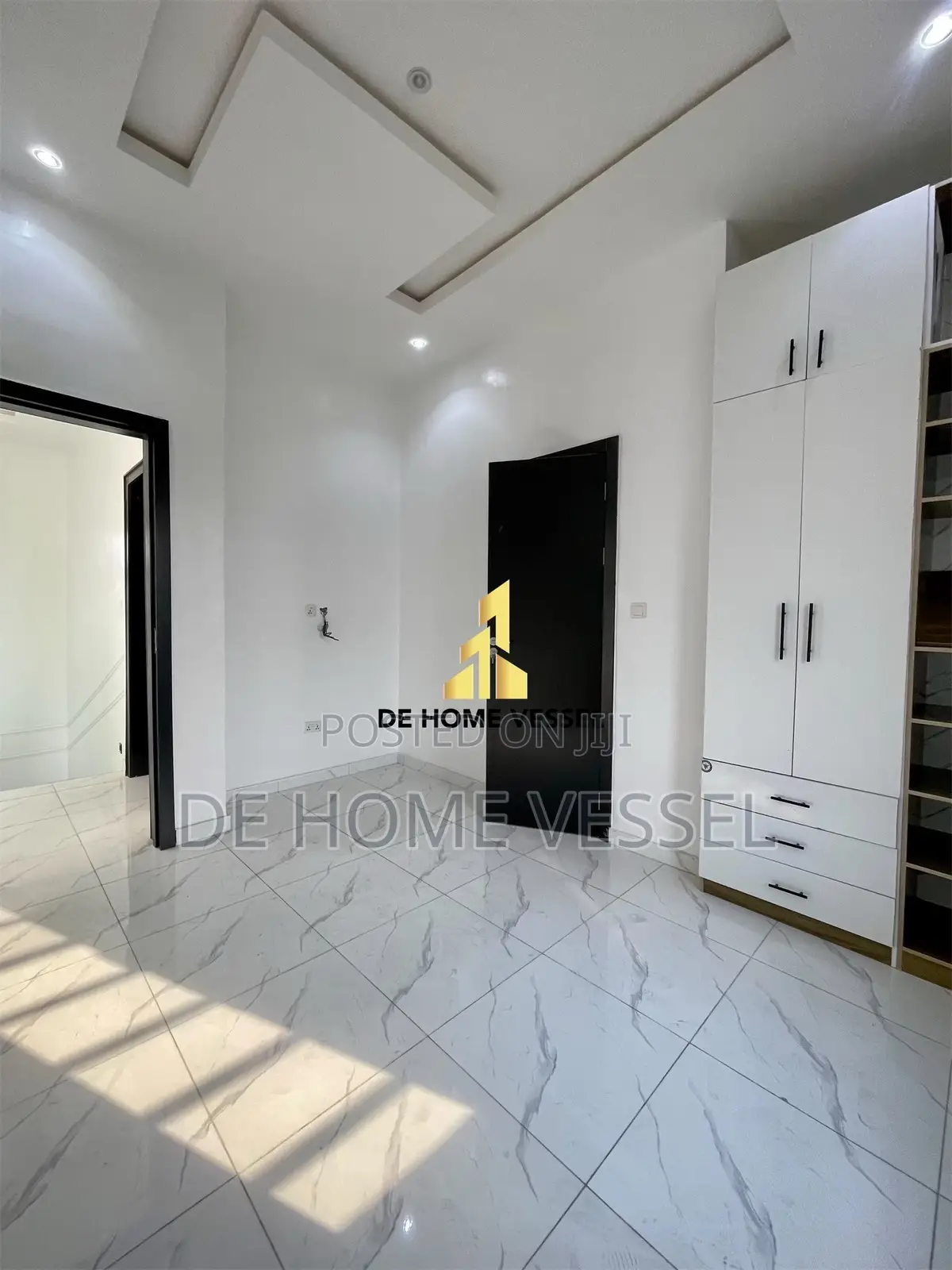 Decent 4 Bed Semidetached In A Secure Estste