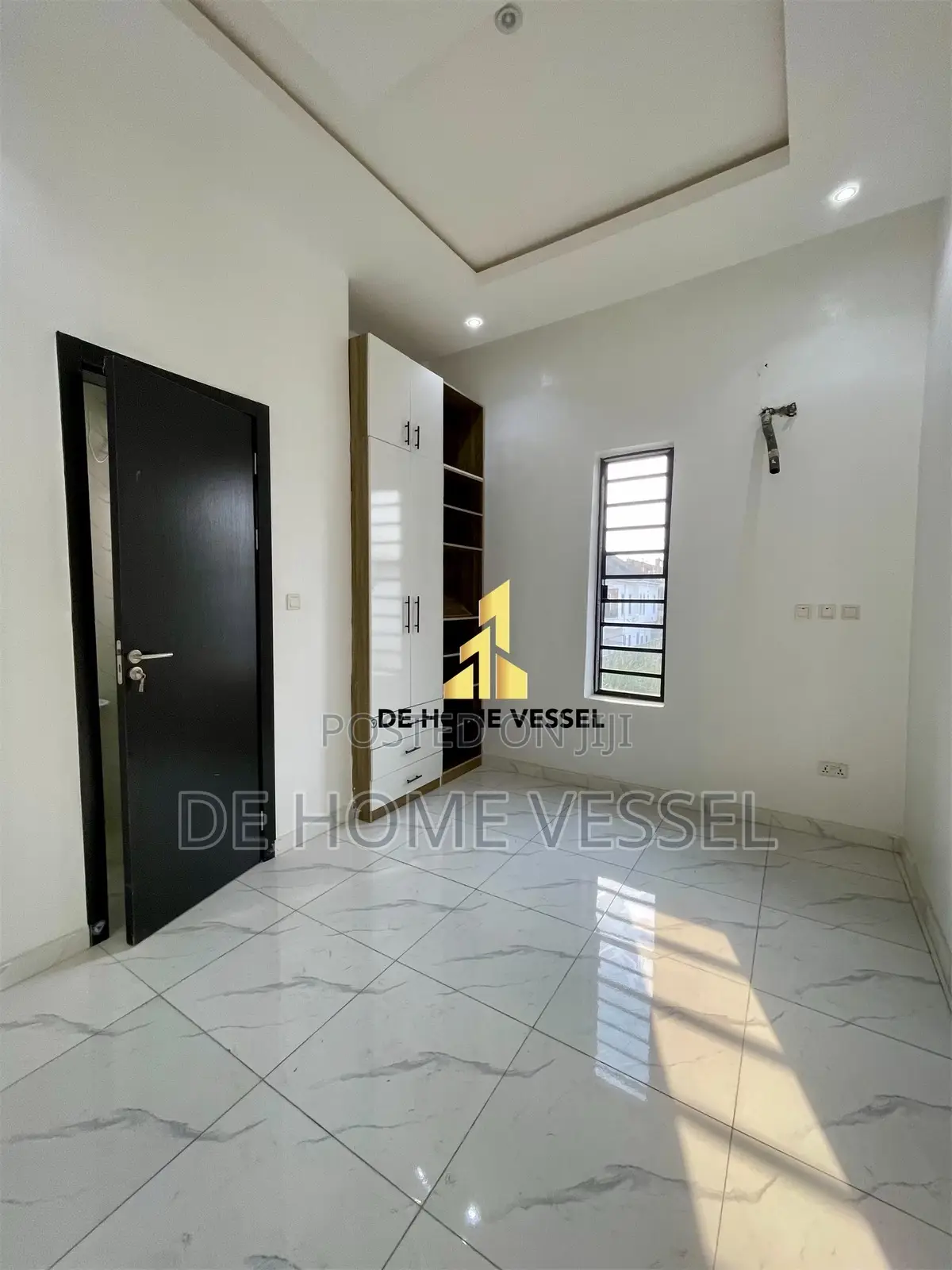Decent 4 Bed Semidetached In A Secure Estste
