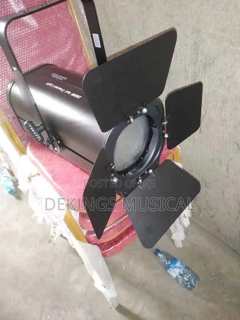 Fresnel High Quality Led Cob Light 200W