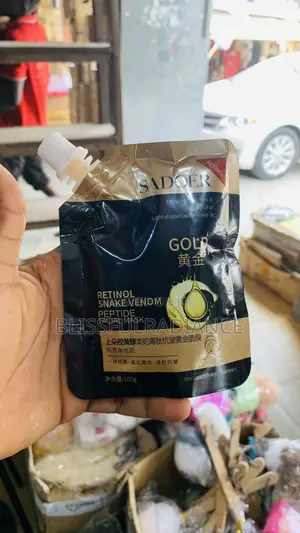 Photo - Sadoer Retinol Snake Venom Peptide Face Mask