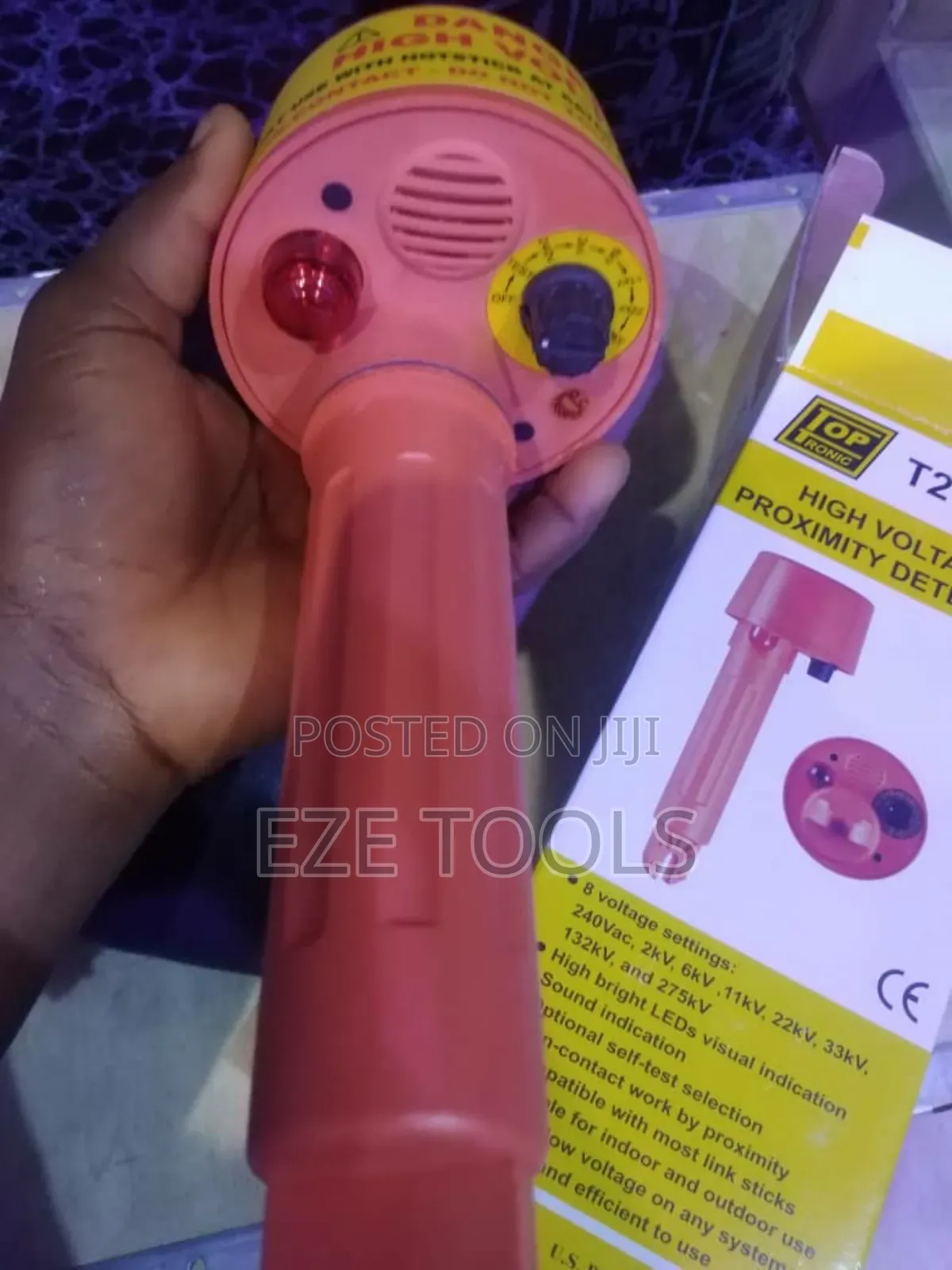 Voltage Detector