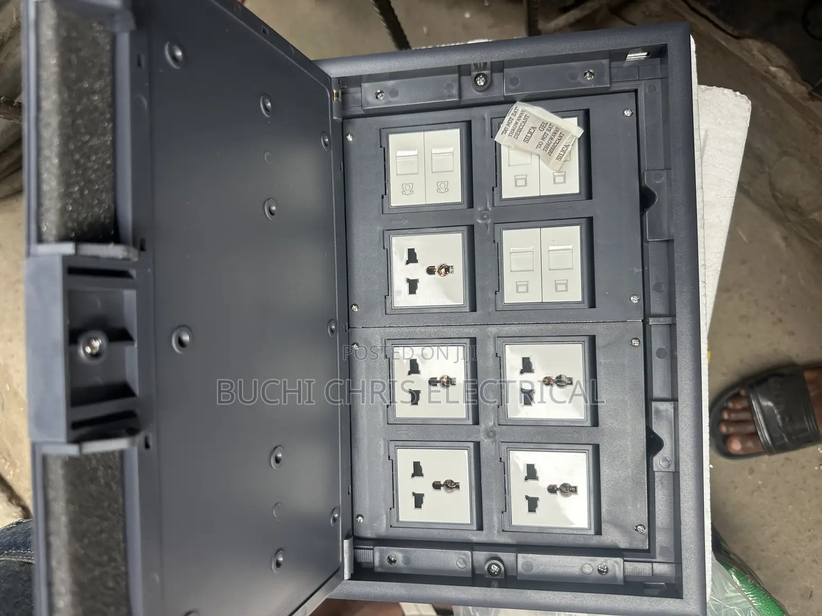 8 Way Floor Box Socket