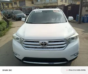Toyota Highlander Limited 2012 White