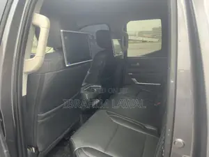 Toyota Tundra Limited CrewMax 5.5' Bed 2023 Gray