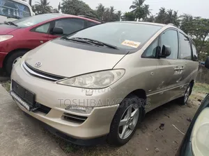 Toyota Previa 2005 Gold