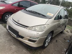 Toyota Previa 2005 Gold