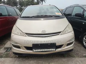 Toyota Previa 2005 Gold